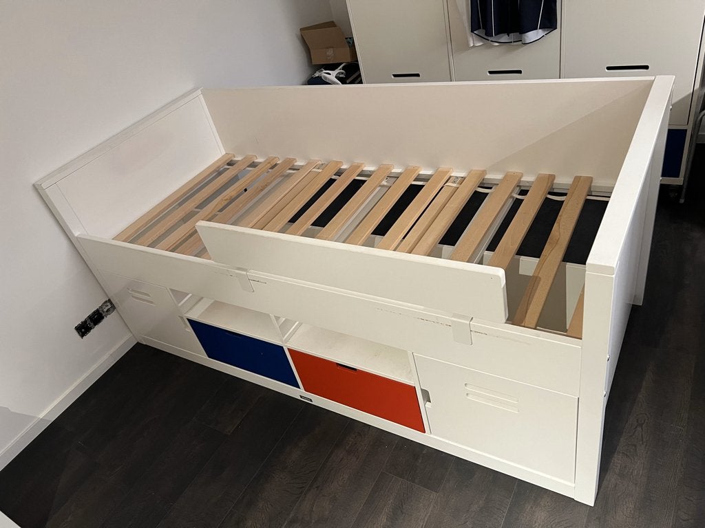 Bopita slaapkamer * hoog eenpersoonsbed blauw rood, Enlèvement, Utilisé, Sommier à lattes