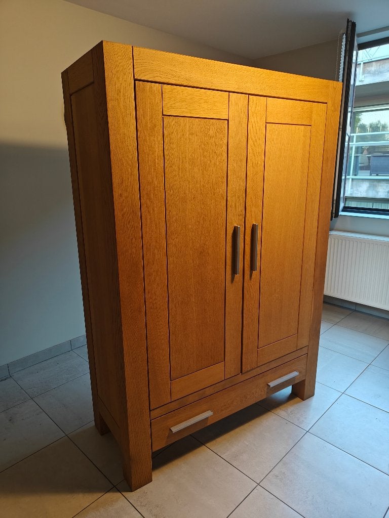 Meubels - kasten en tafel in massief hout, Ophalen