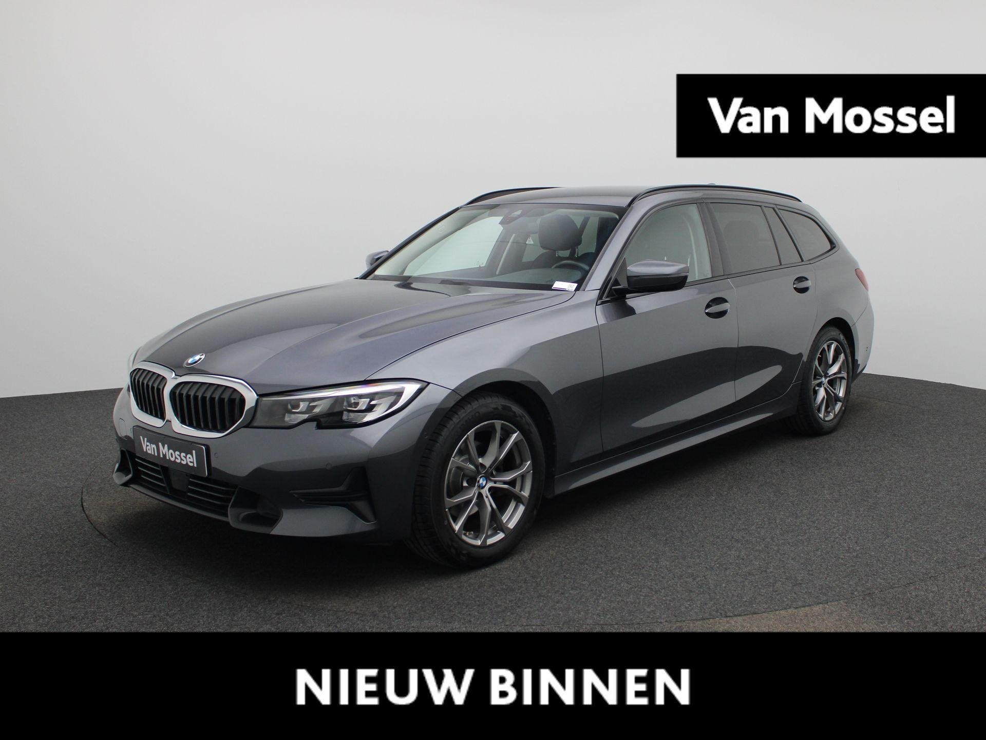 BMW 3 Serie Touring 318i (automatique), Argent ou Gris, 1645 kg, Noir, 5 portes