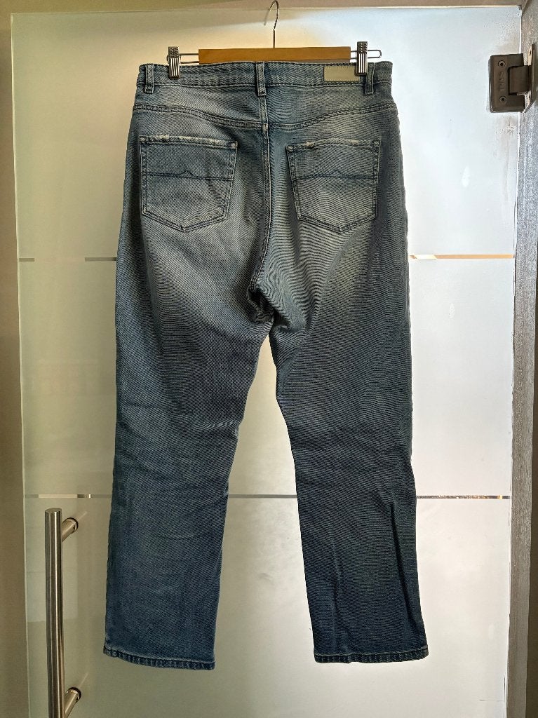 CKS Mom Jeans - 31 - Mid Blue High Waist Straight Leg, Kleding | Dames, Blauw, Ophalen of Verzenden, Zo goed als nieuw, W30 - W32 (confectie 38/40)