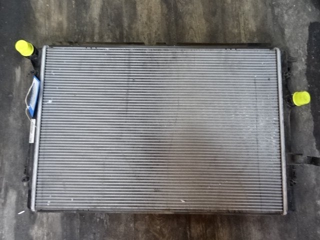RADIATEUR EAU Volkswagen Tiguan (5N1 / 2) (5N0121253L), Volkswagen, Mevr. I. Hauben, Utilisé, Rue de l'Espoir 34 34
4030  GRIVEGNÉE, BE