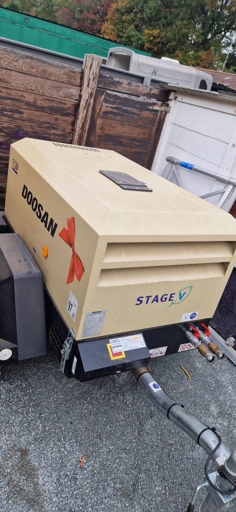 Compressor, Doe-het-zelf en Bouw, Compressors, Ophalen, Zo goed als nieuw, 10 bar of meer