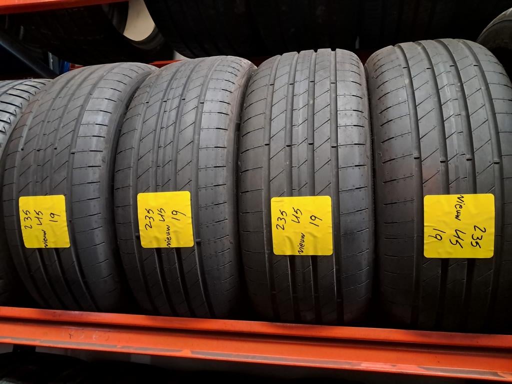 2354519 235/45/19 235/45r19 zomer nieuw Goodyear, Ophalen, Ford