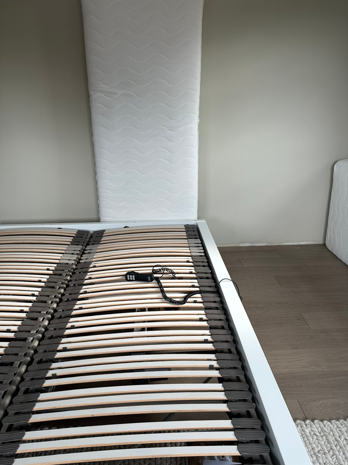 Sommier à lattes électrique avec matelas, Matelas, 200 cm, Une personne, Comme neuf
