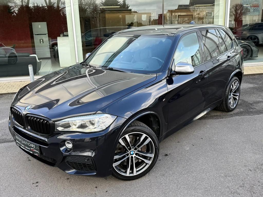 BMW X5 M M50 / LICHTEVRACHT / HUD / CAMERA / ZETELVRWM /, Auto's, BMW, Automaat, 177 g/km, USB, Gebruikt