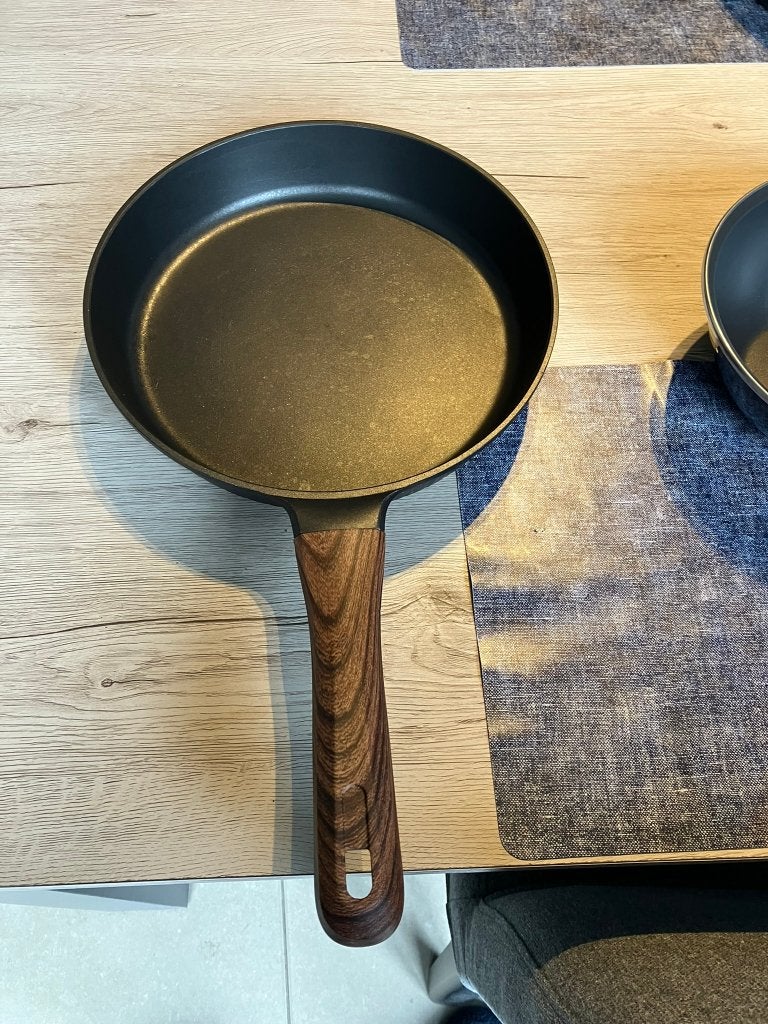 1 wokpan & 1 grote braadpan, beide gratis mee te nemen, Huis en Inrichting, Keuken | Potten en Pannen, Ophalen, Antiaanbaklaag