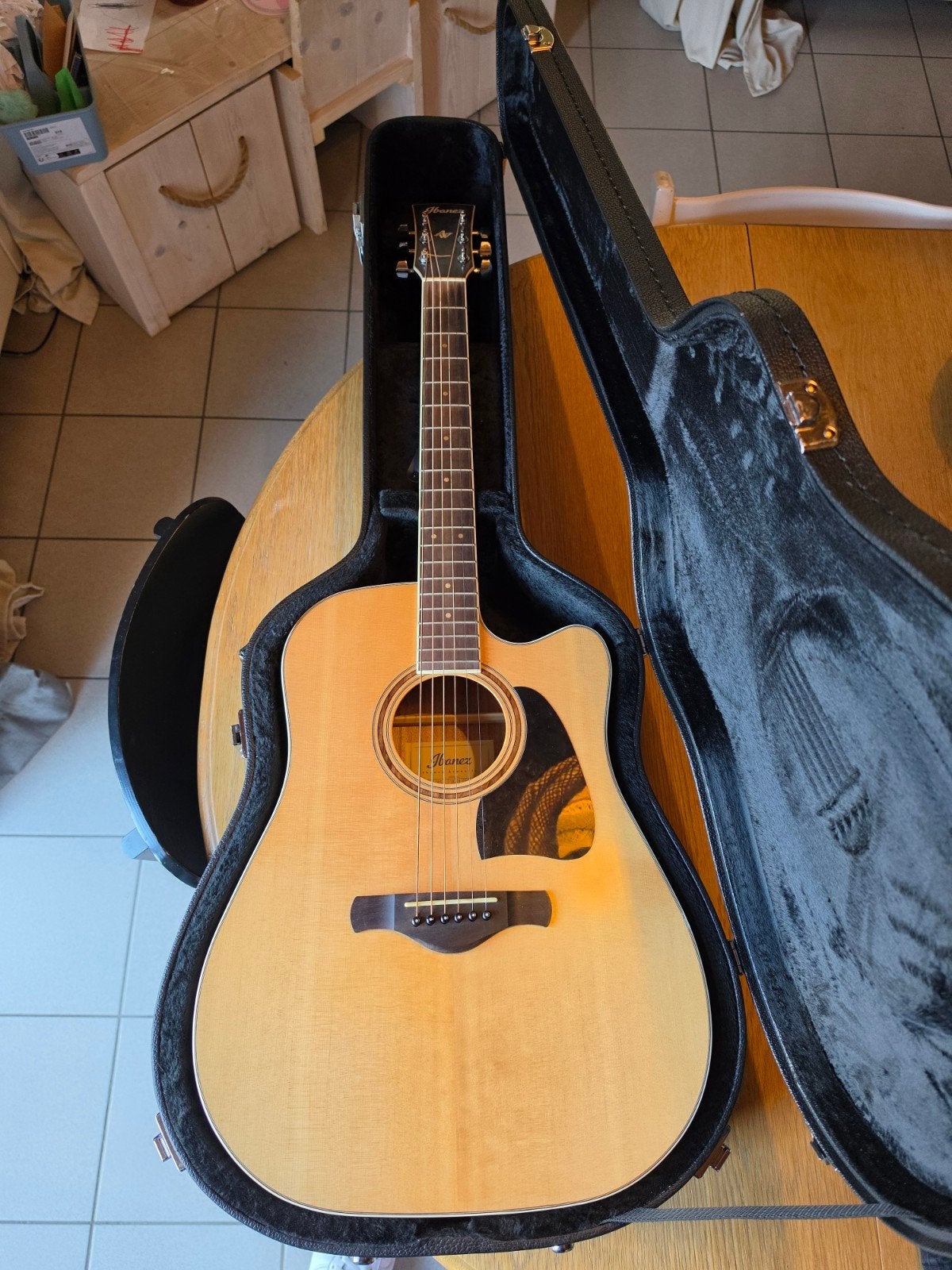 Ibanez AW417CE-OPS + Fazley koffer + snaren en stemtoestel, Muziek en Instrumenten, Ophalen, Zo goed als nieuw, Western- of Steelstringgitaar