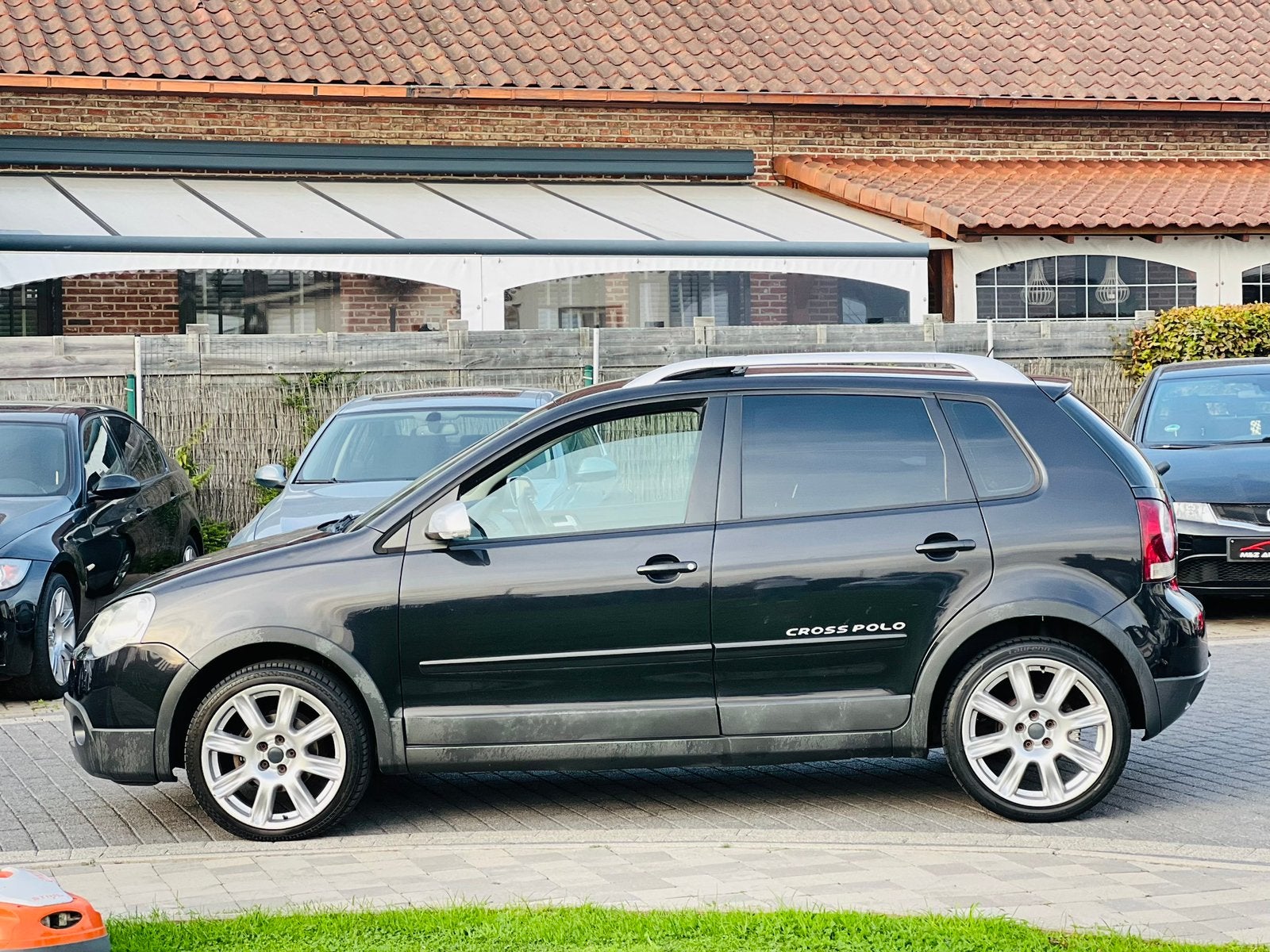 VW CROSS 1.4i * BENZINE * 138.000 Km * 5 DEURS, Auto's, Panoramadak, Zwart, https://public.car-pass.be/vhr/c8481f1b-43de-49ba-b8c2-47a2024f5f40