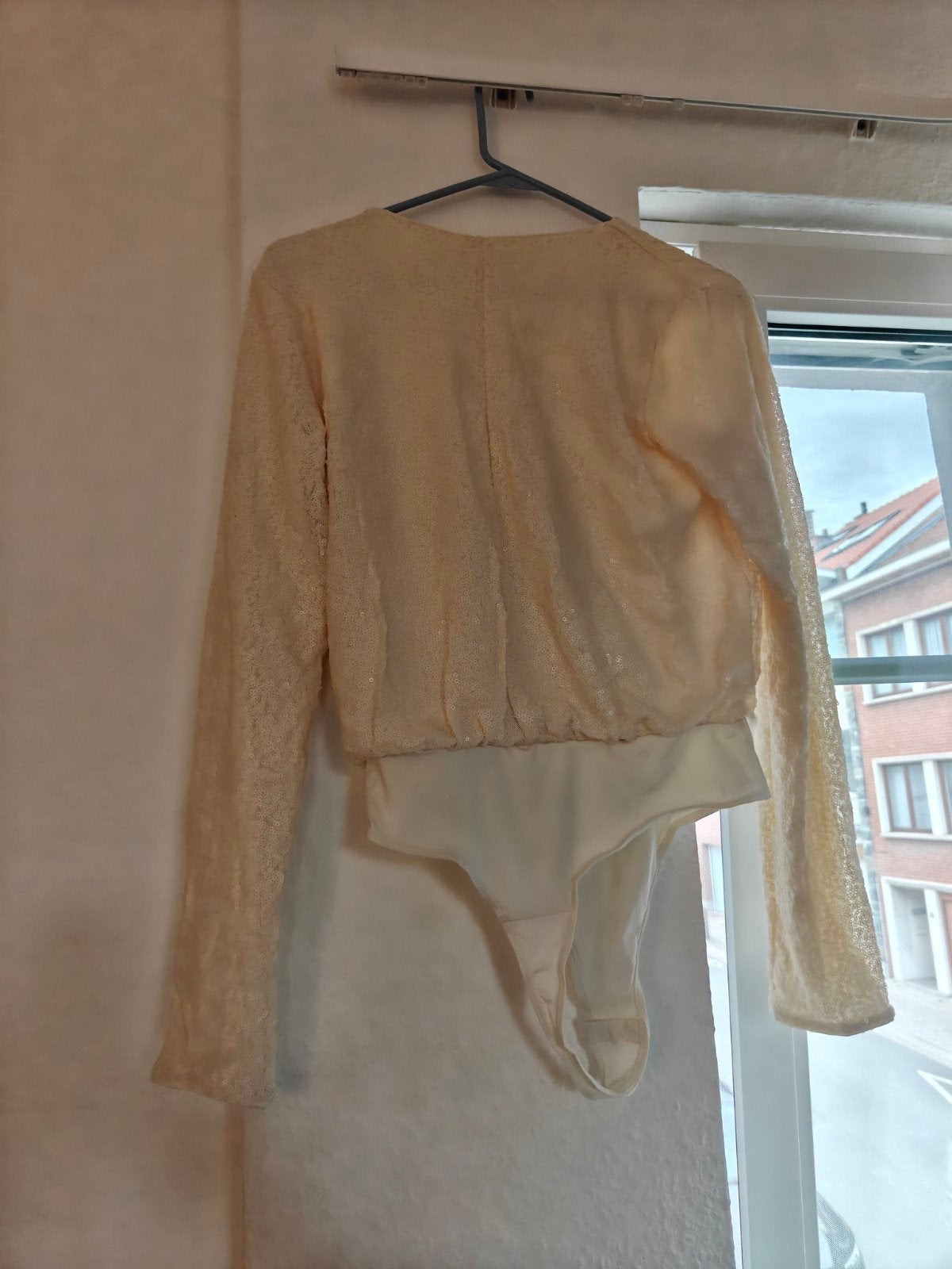 body beige H&M taille 38-40 0.50 cent, Kleding | Dames, Jasjes, Kostuums en Pakken, H&M, Beige, Gedragen, Ophalen