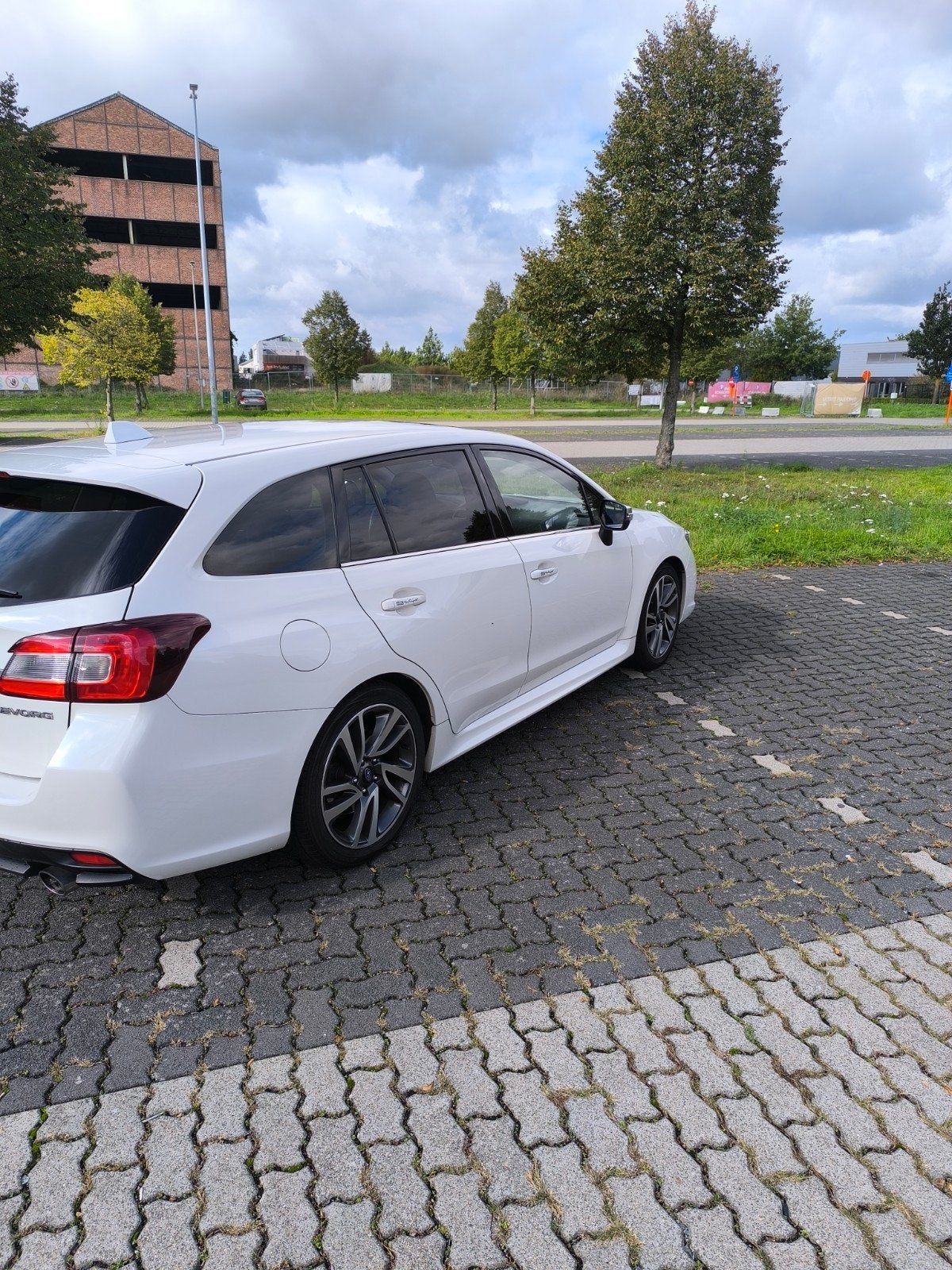 Subaru Levorg 4wd 170pk, Autos, Cuir, 1651 kg, Euro 6, Entretenue par le concessionnaire