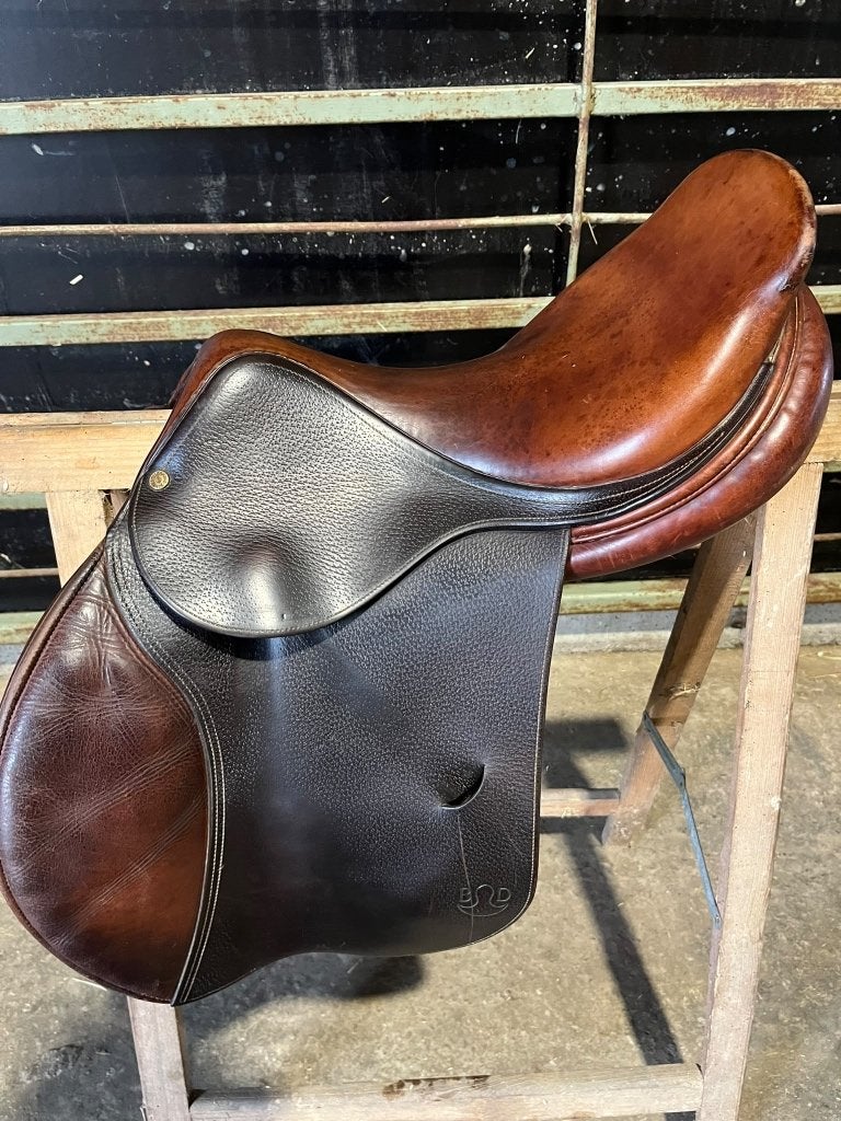 Bruno Delgrange springzadel te koop, Dieren en Toebehoren, Ophalen, L (17.5 inch), Gebruikt, Overige merken