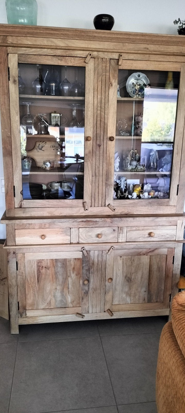 houten vitrinekast mango hout, Ophalen, Overige houtsoorten, Met lade(s), 200 cm of meer