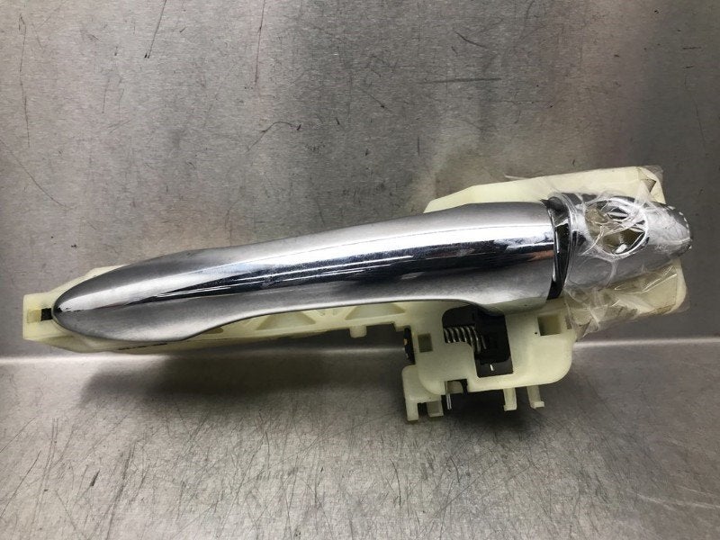 POIGNEE EXTERIEURE AVANT GAUCHE Kia Sportage (SL), Utilisé, Avant, Kia