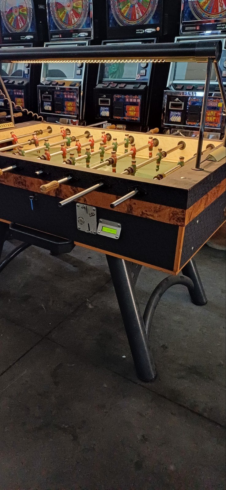Jupiter Goldstar tafelvoetbal kickertafel, Ophalen