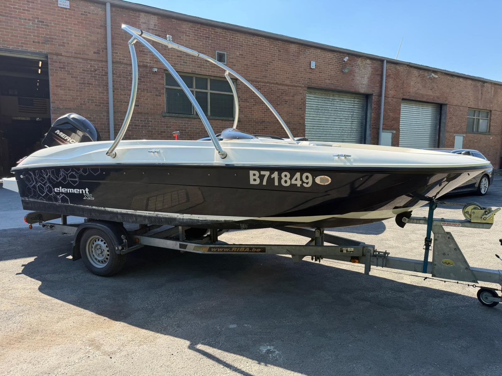 Bayliner Element XL 2015 Mercury 115 CV – Tour de wakeboard, Sports nautiques & Bateaux, Bateaux à moteur & Yachts à moteur, Utilisé