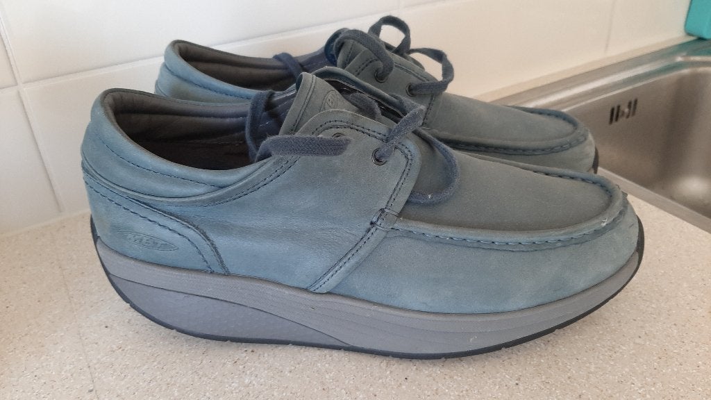 MBT schoenen blauw maat 42, Vêtements | Hommes, Chaussures, Comme neuf, Enlèvement, Bleu, Chaussures à lacets
