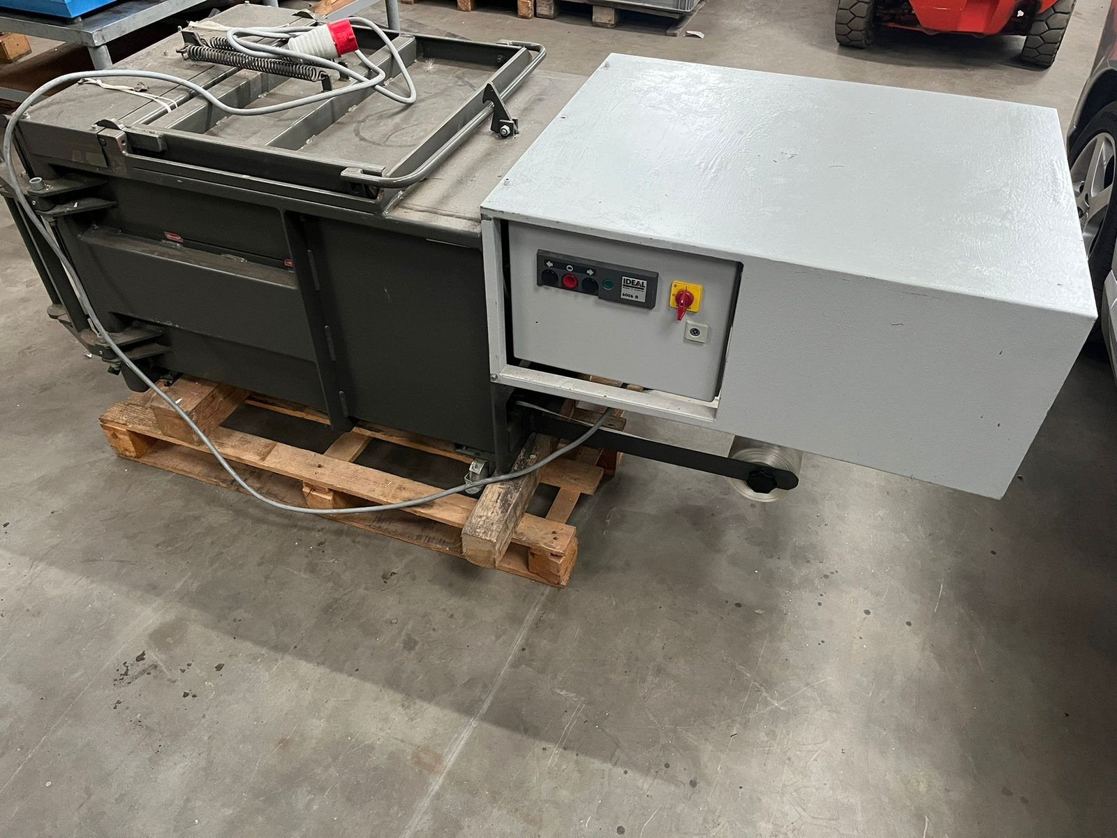 Papierpers kartonpers balenpers afvalpers foliepers recycle, Bricolage & Construction, Outillage | Autres Machines, Comme neuf