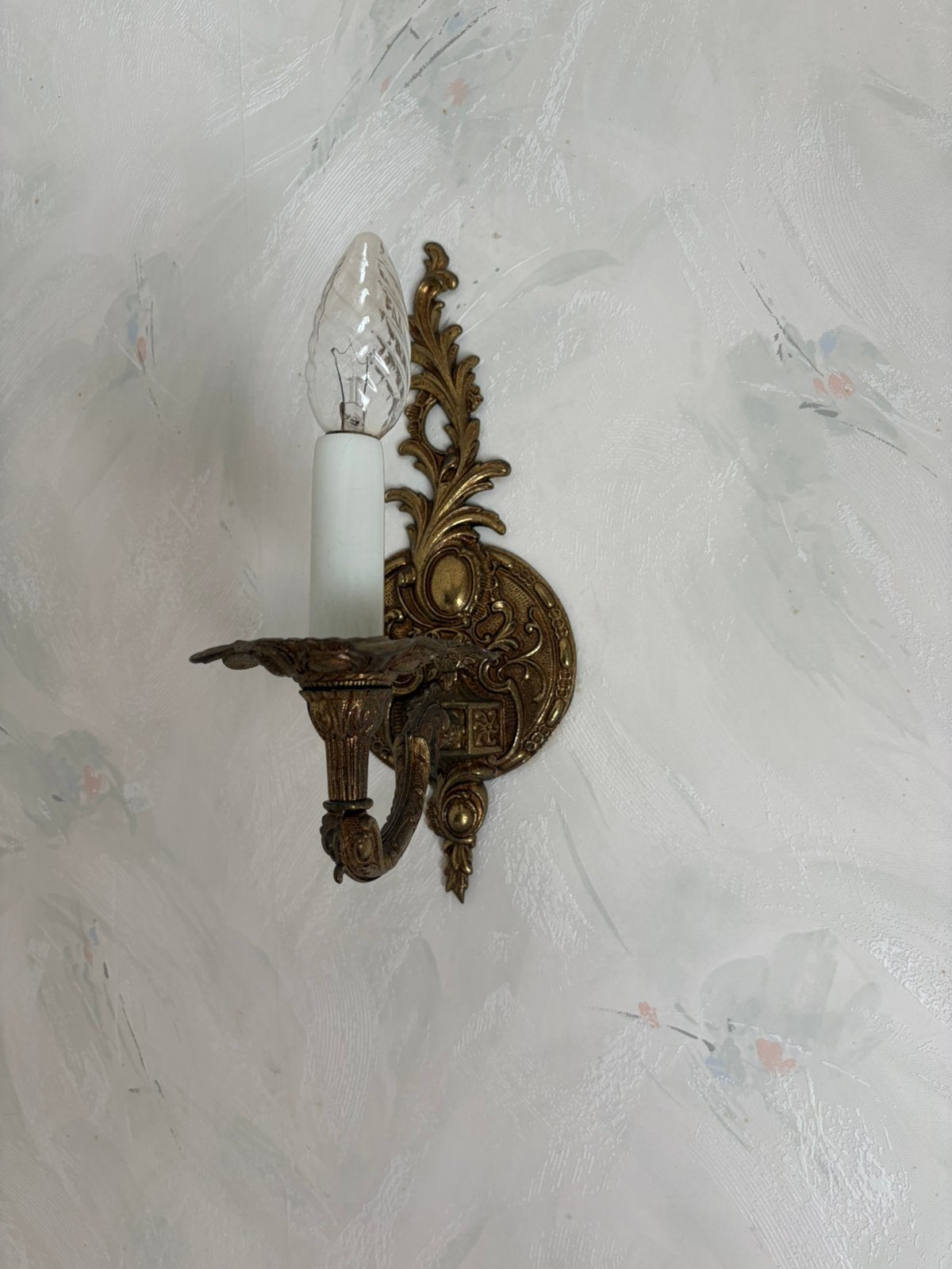Wandlamp, Enlèvement