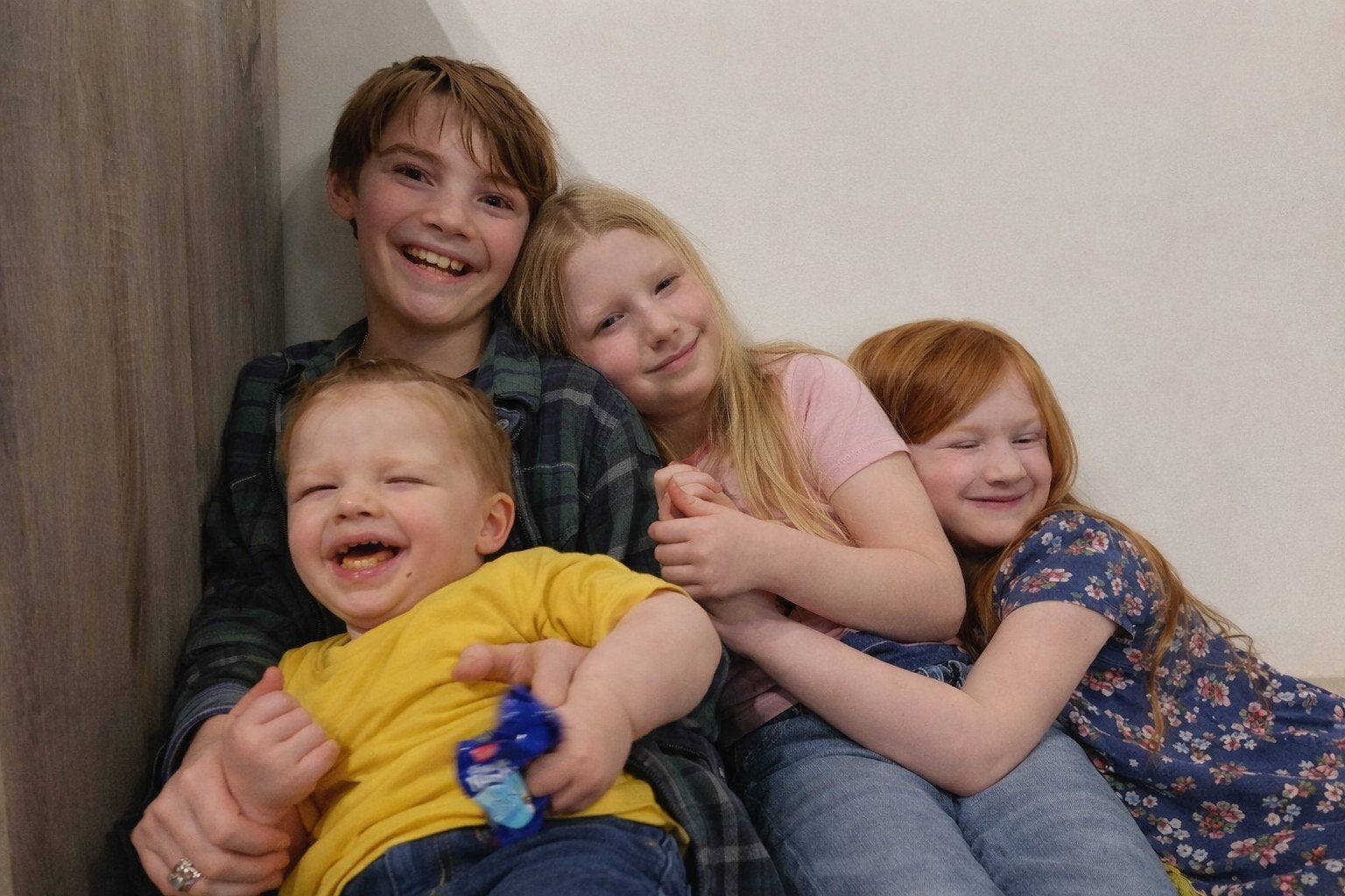 Wij zoeken een babysit, Contacts & Messages, Amitiés