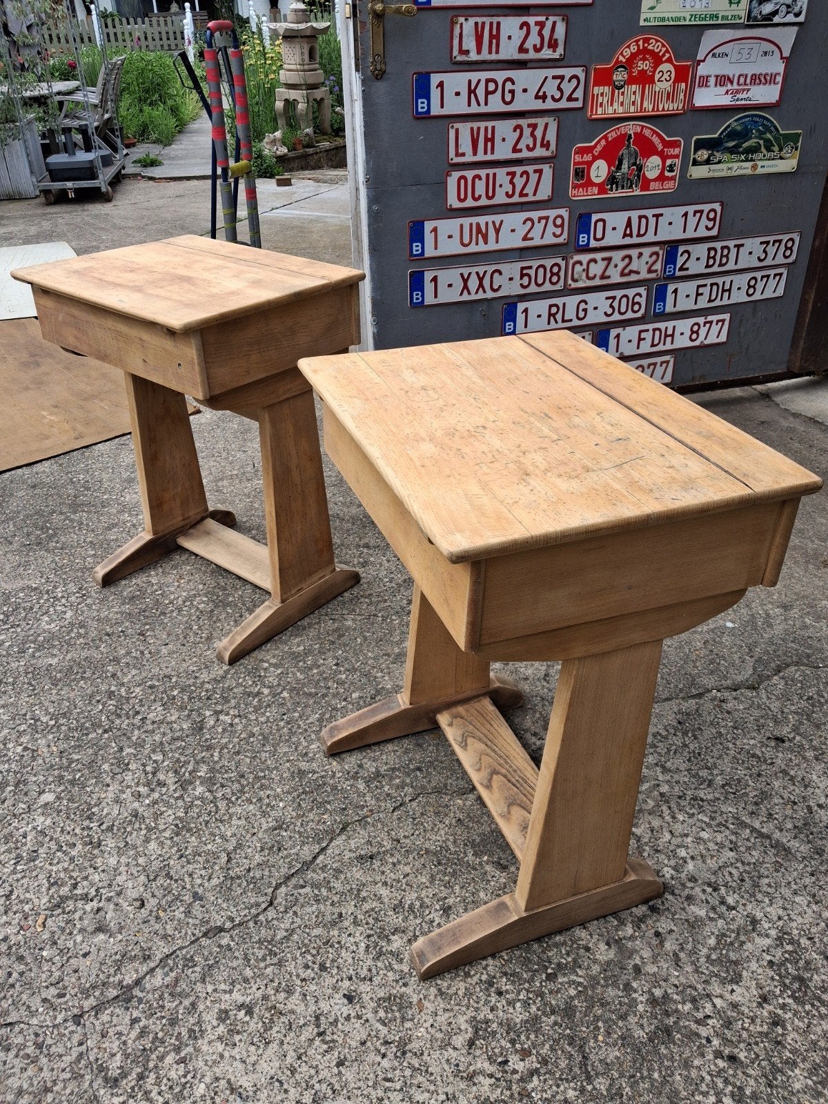 Bureau d'école, Enlèvement