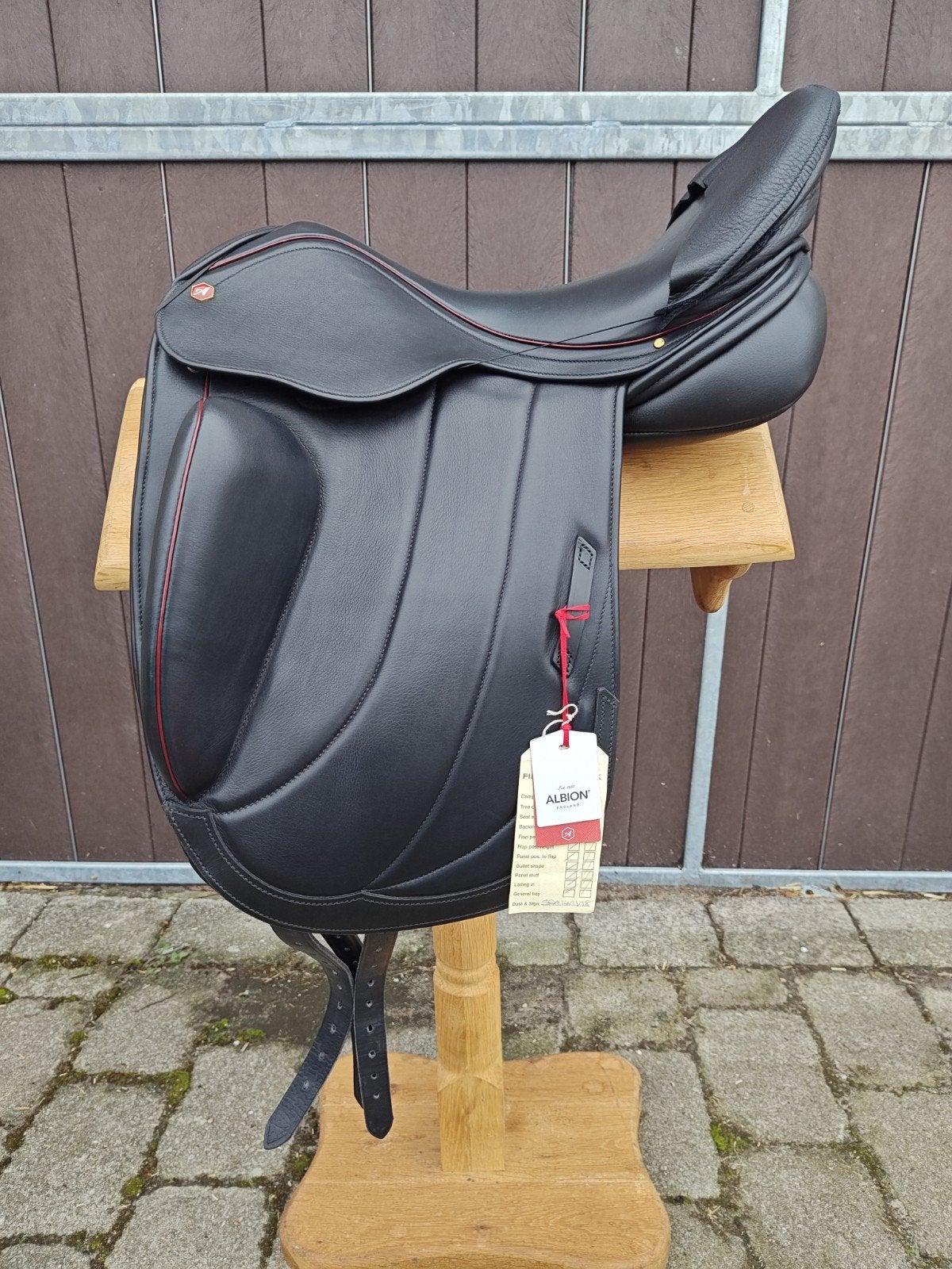 Albion Fabrento 17.5" MW Monoblad | Custom Swarovski & Cherr, Dieren en Toebehoren, Paarden en Pony's | Zadels, Ophalen, L (17.5 inch)