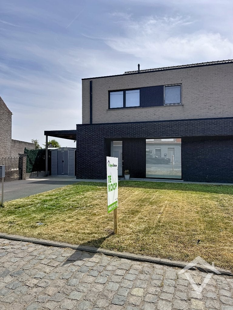 Recente nieuwbouwwoning met 3 slaapkamers en carport, Immo, Maisons à vendre, 195 m², 65 kWh/m²/an, 200 à 500 m², Diksmuide