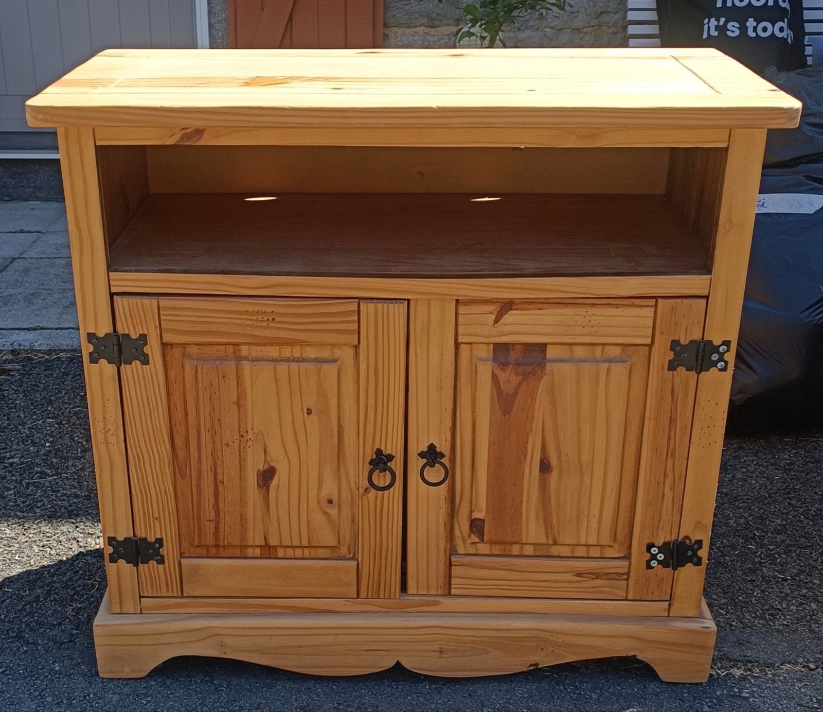 Petit meuble deux portes en pin, Enlèvement, Pin