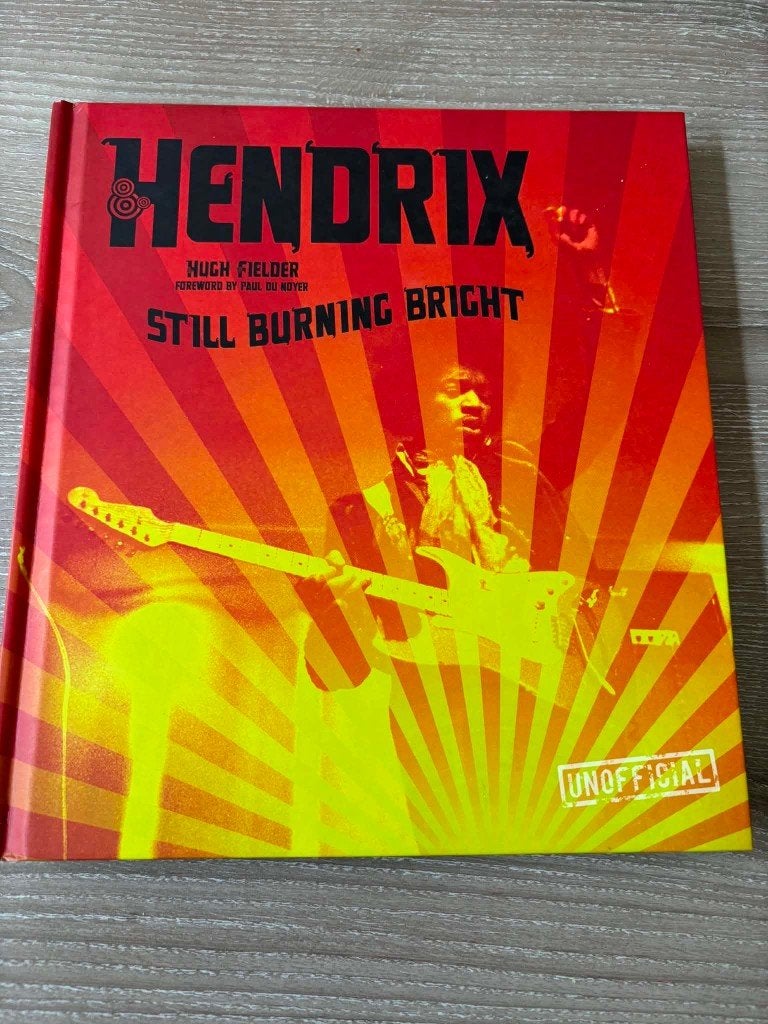 boek, Hendrix, still burning bright, boek in harde kaft, Livres, Musique, Enlèvement ou Envoi, Neuf, Artiste