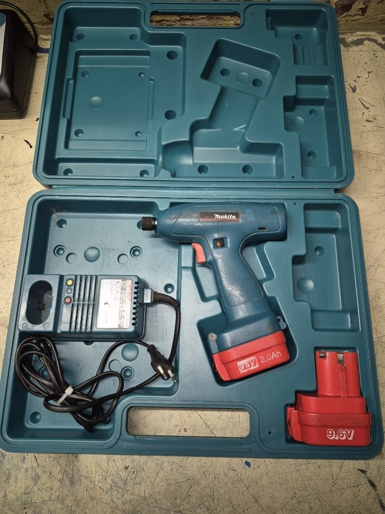 Makita 9.6V Accu Schroevendraaier  Als nieuw  Ongebruikt, Ophalen of Verzenden, Nieuw, Accuboormachine, Makita