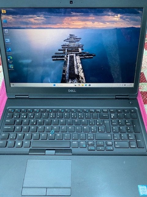 DELL Latitude 5590, Informatique & Logiciels, 256 GB, Intel i7-processor, Utilisé, SSD