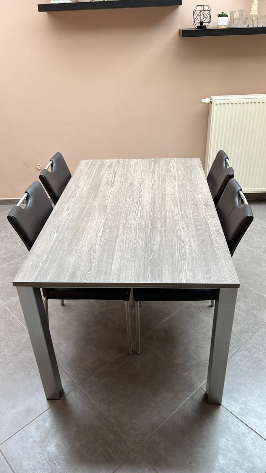 Table à manger., Enlèvement, Comme neuf
