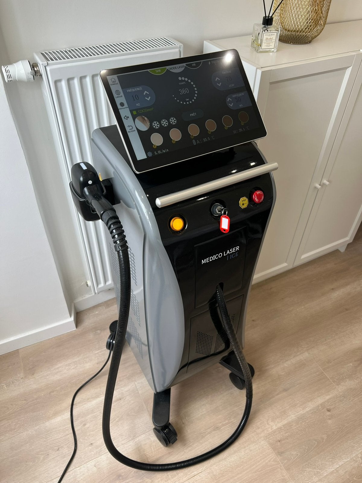 TE KOOP — MedicoLaser Ice | Professionele diodelaser, Ophalen, Zo goed als nieuw