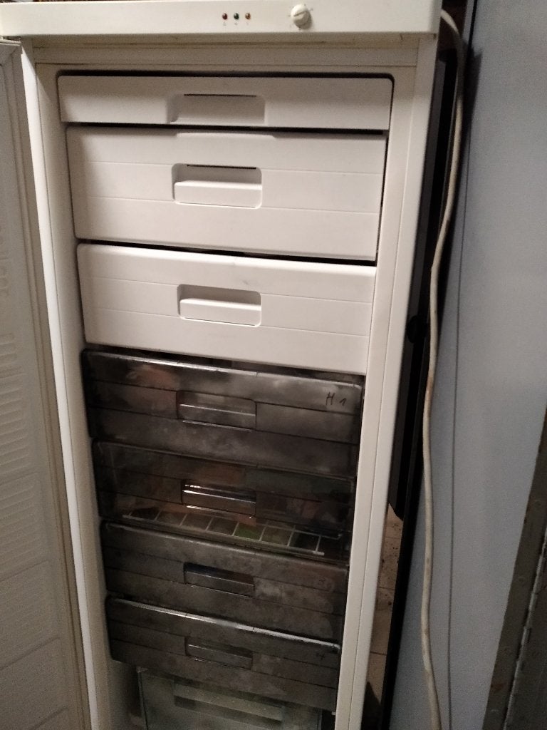 A donner congélateur fonctionnel, Elektronische apparatuur, Vriezers en Diepvrieskisten, Gebruikt, Tussenbouw, 140 tot 160 cm