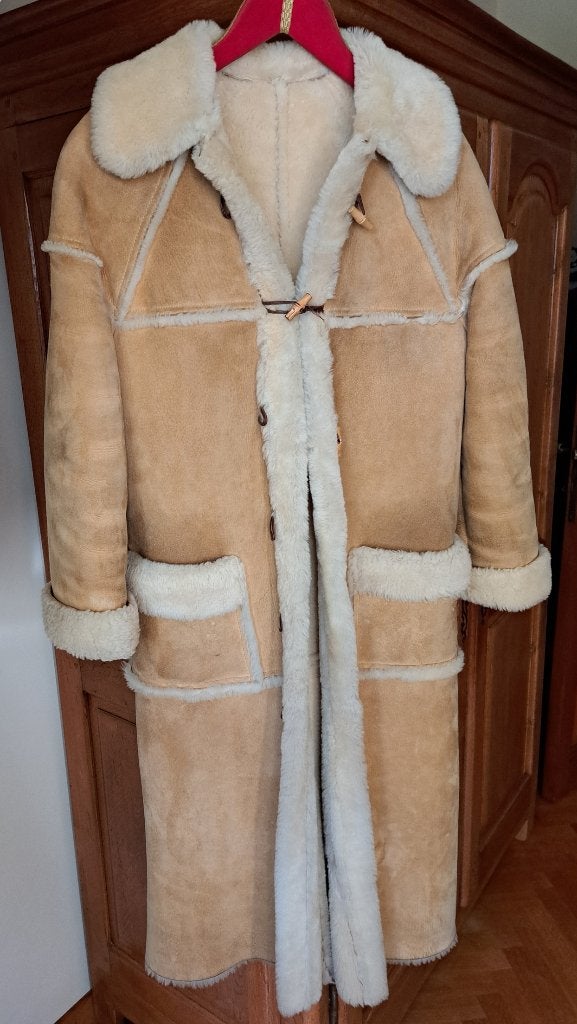 Mantel schapenvacht, Kleding | Dames, Ophalen, Maat 38/40 (M), Beige