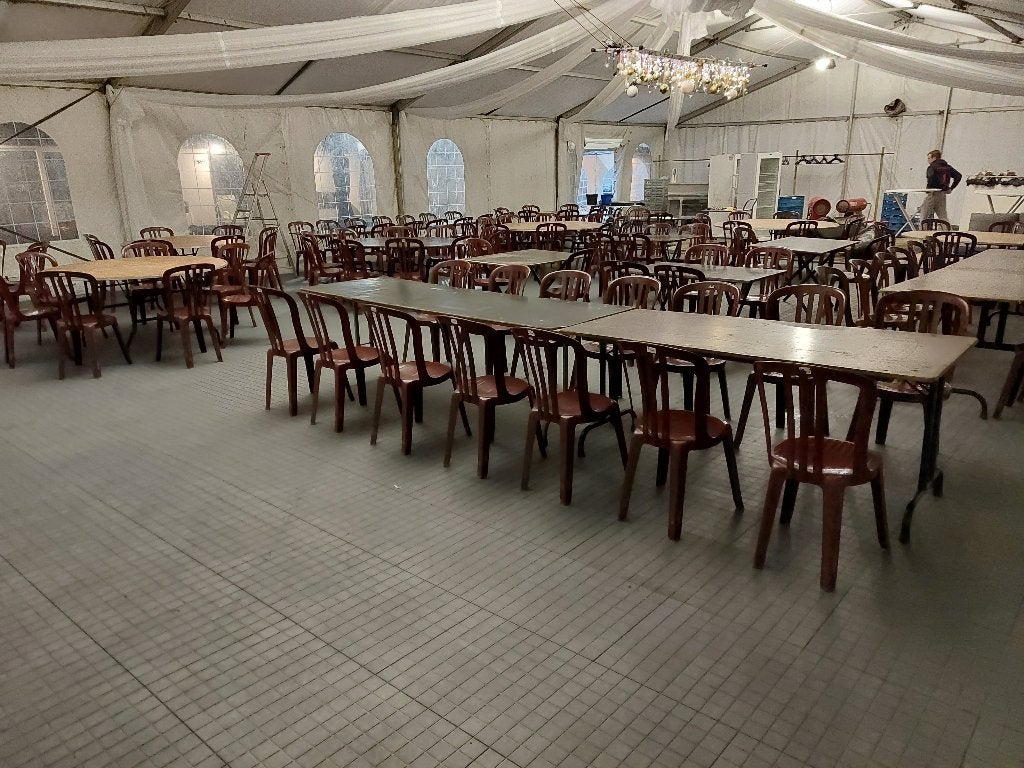 tentvloer te huur, Ophalen