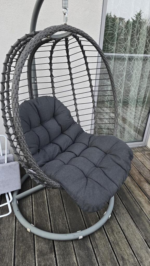 Fauteuil suspendu en très bon état