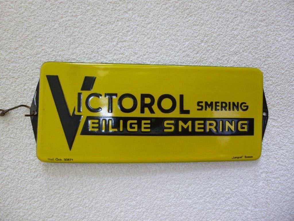 EMAILLE RECLAME DEURPOST"VICTOROL SMERING"UIT JAREN 30/40, Collections, Enlèvement ou Envoi, Comme neuf, Panneau publicitaire
