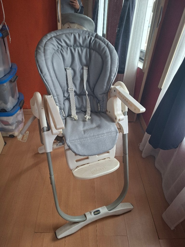 Chaise haute bébé marque chicco avec accessoires, Enlèvement, Utilisé, Autres types