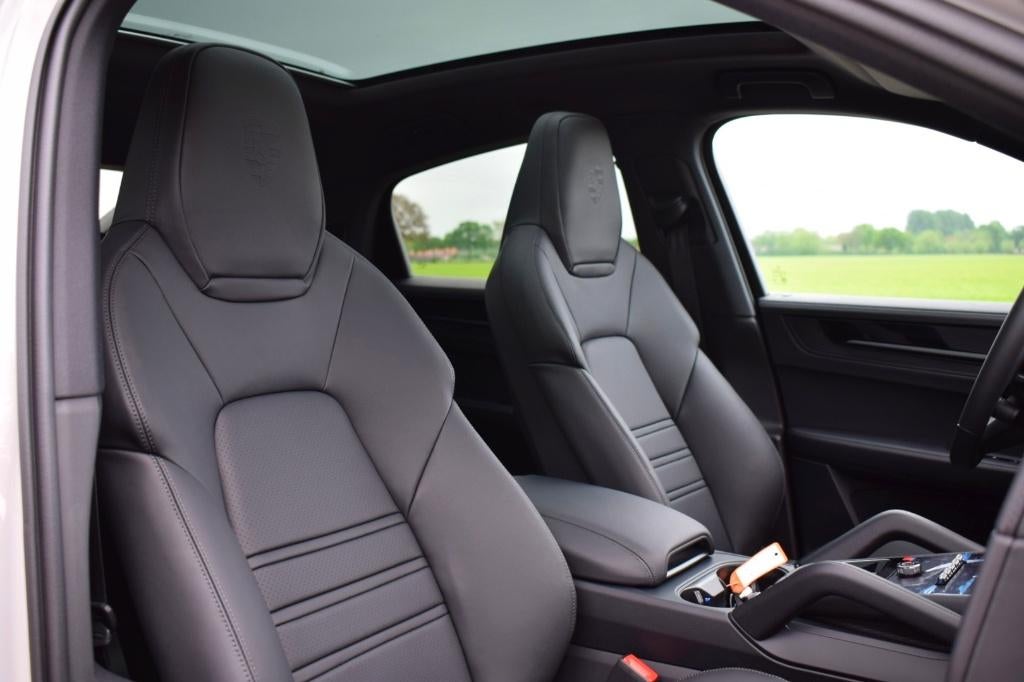 Porsche Cayenne Coupé E-Hybrid Black Edition NEW , Crayon, Auto's, Automaat, Cayenne, 2995 cc, Leder