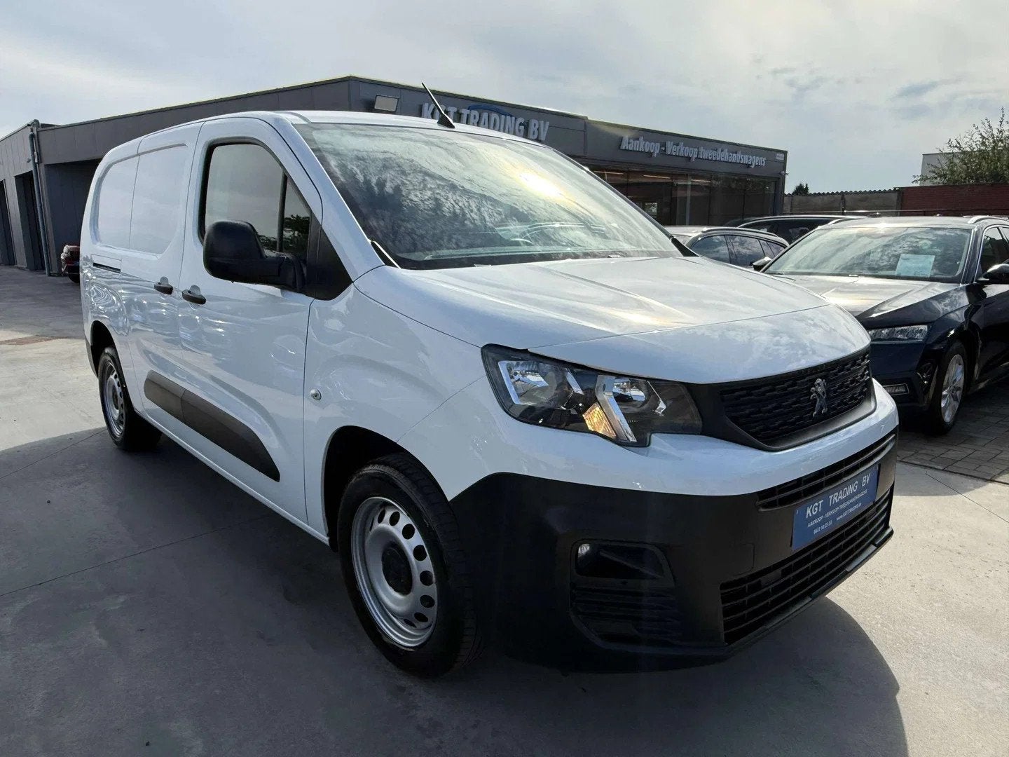 Peugeot Partner 1.5 BLUEHDI 102PK L2 CARPLAY NAVIGATIE BLUET, Auto's, Stof, Gebruikt, 4 cilinders, Wit