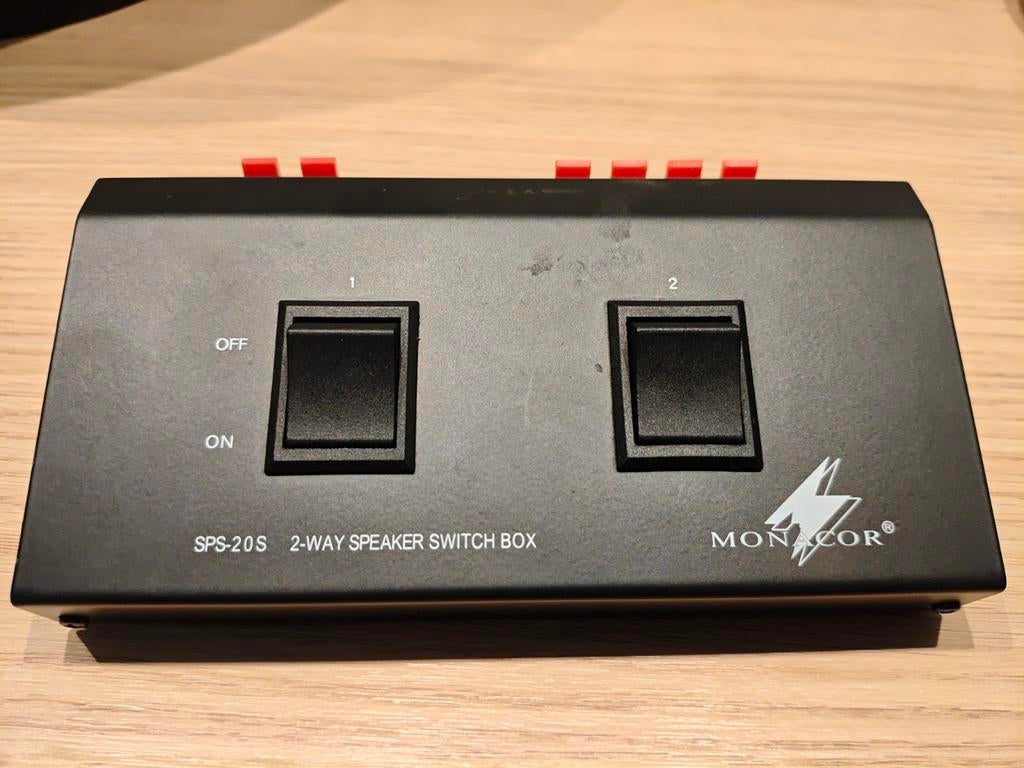 Monacor 2-way speaker switch box., Enlèvement ou Envoi
