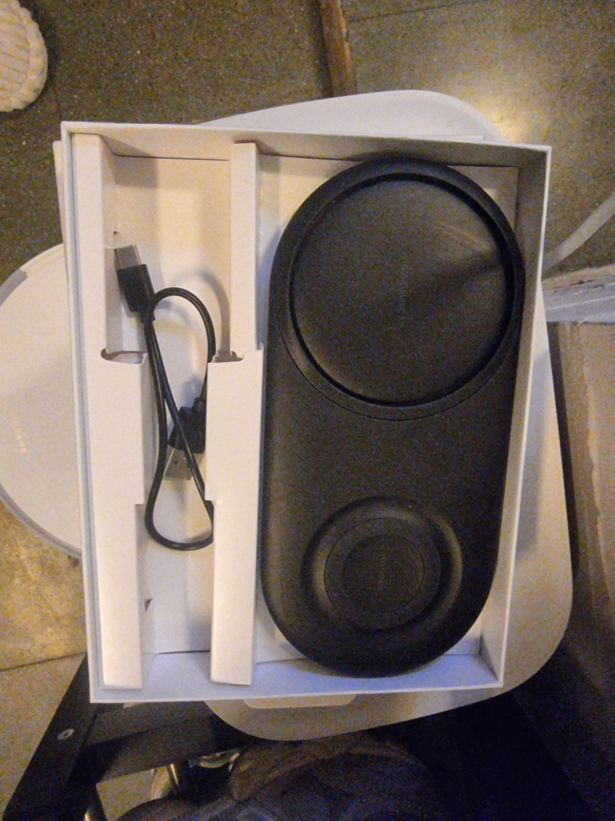Samsung Wireless Charger Duo Pad met doos, Telecommunicatie, Mobiele telefoons | Telefoon-opladers, Ophalen of Verzenden, Zo goed als nieuw