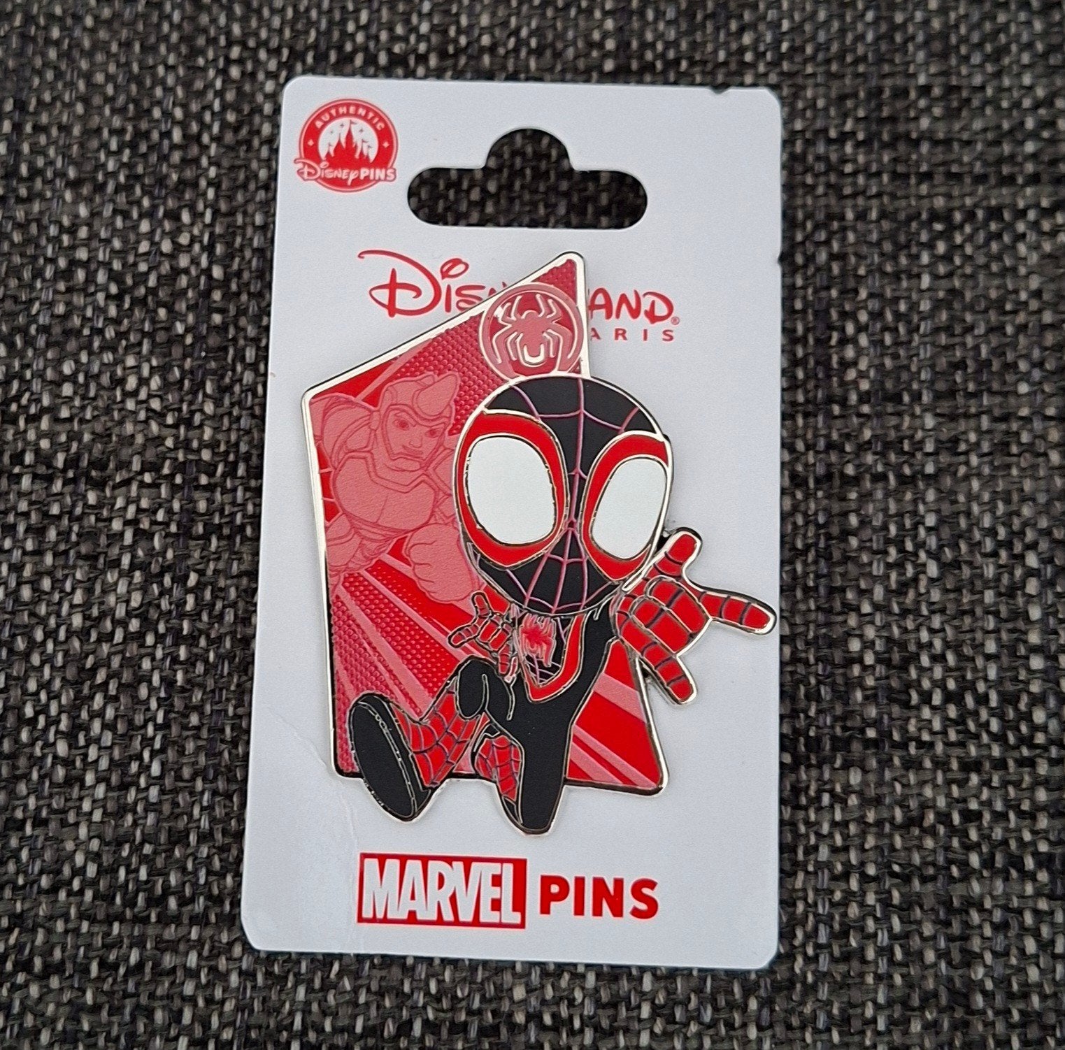 Miles Morales pin - Disneyland Parijs (nieuw), Enlèvement ou Envoi, Neuf, Insigne ou Pin's