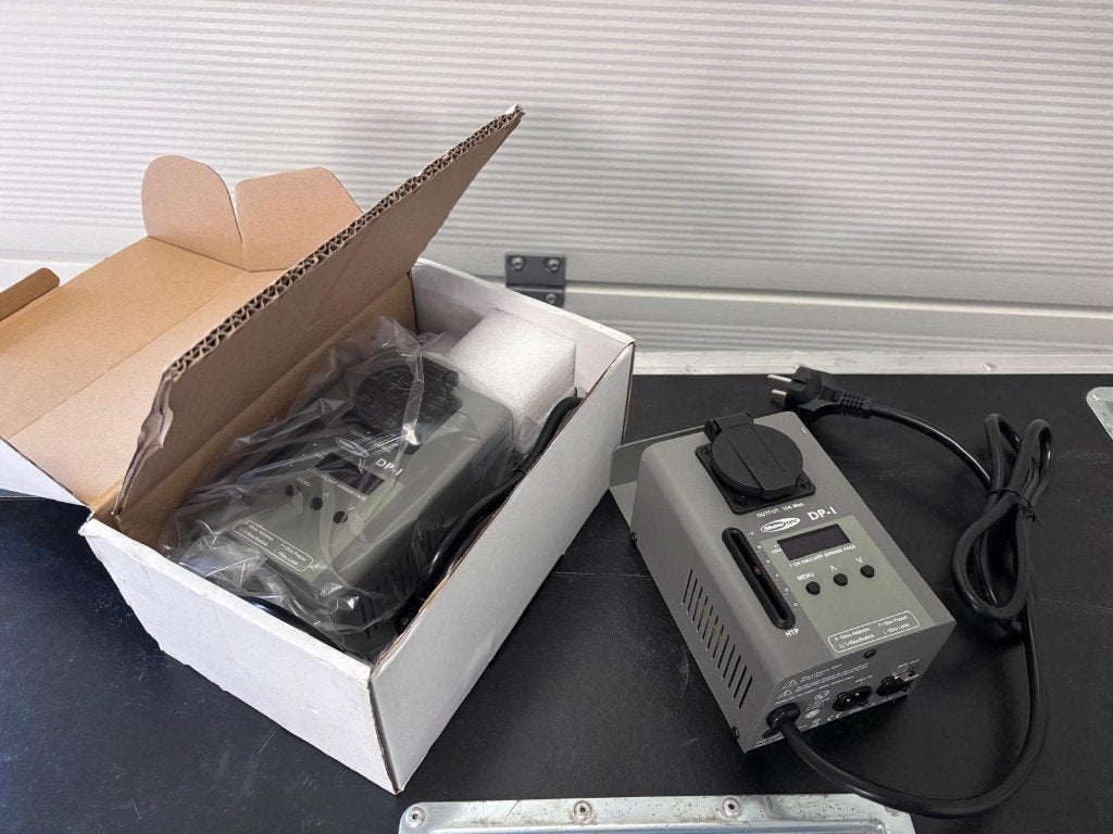 Showtec DP-1 DMX/HTP Dimmer Pack - Nieuw in doos, Musique & Instruments, Lumières & Lasers, Enlèvement ou Envoi, Neuf, Lumières