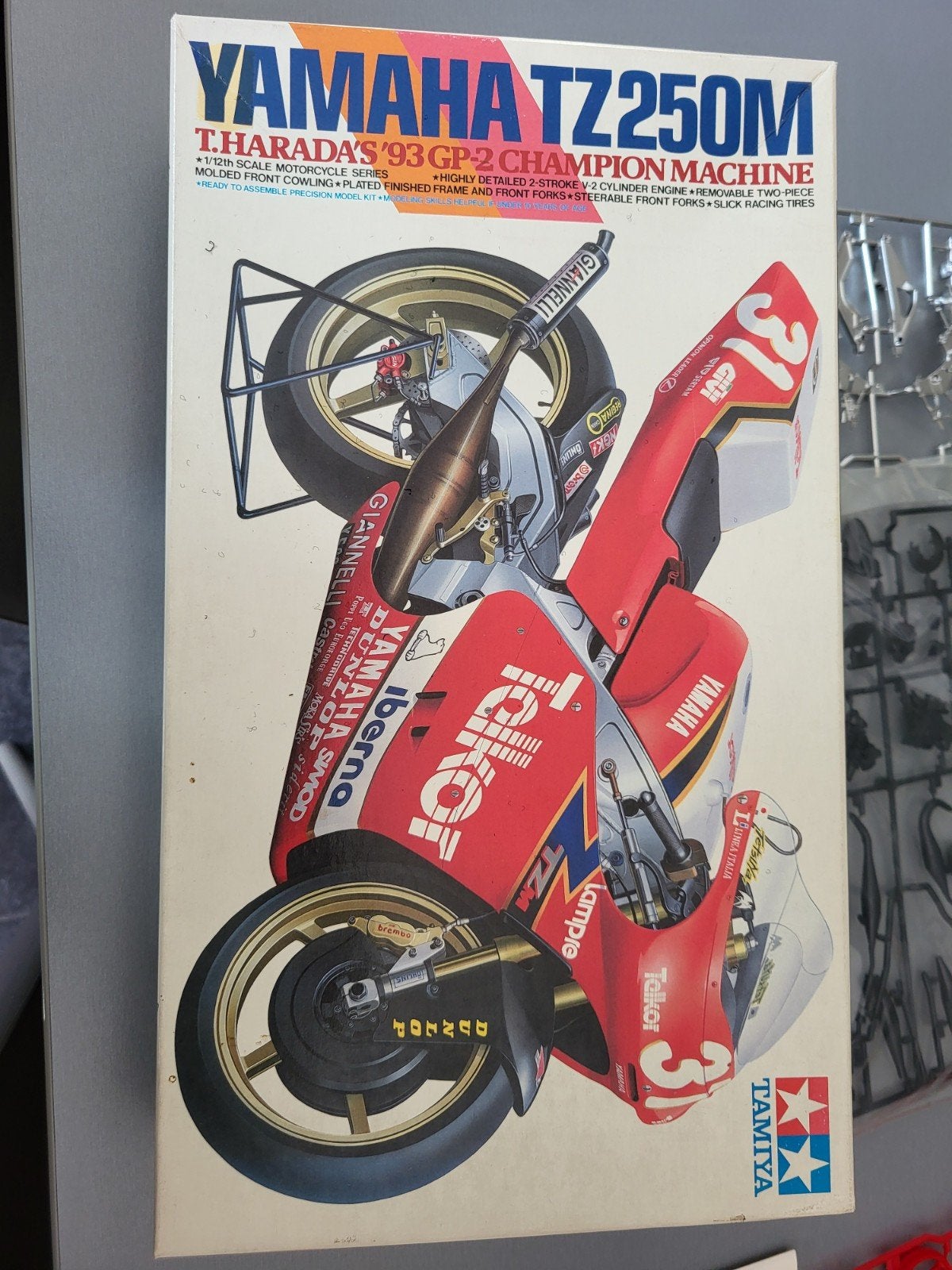 yamaha TZ 250M , T. Harada's 93 Gp-2 champion machine, 1:50 of kleiner, Overige typen, Ophalen of Verzenden, Zo goed als nieuw