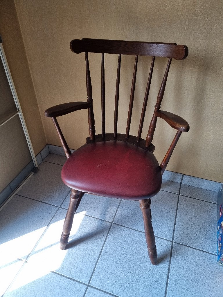 Klassieke houten captain's chair, Enlèvement