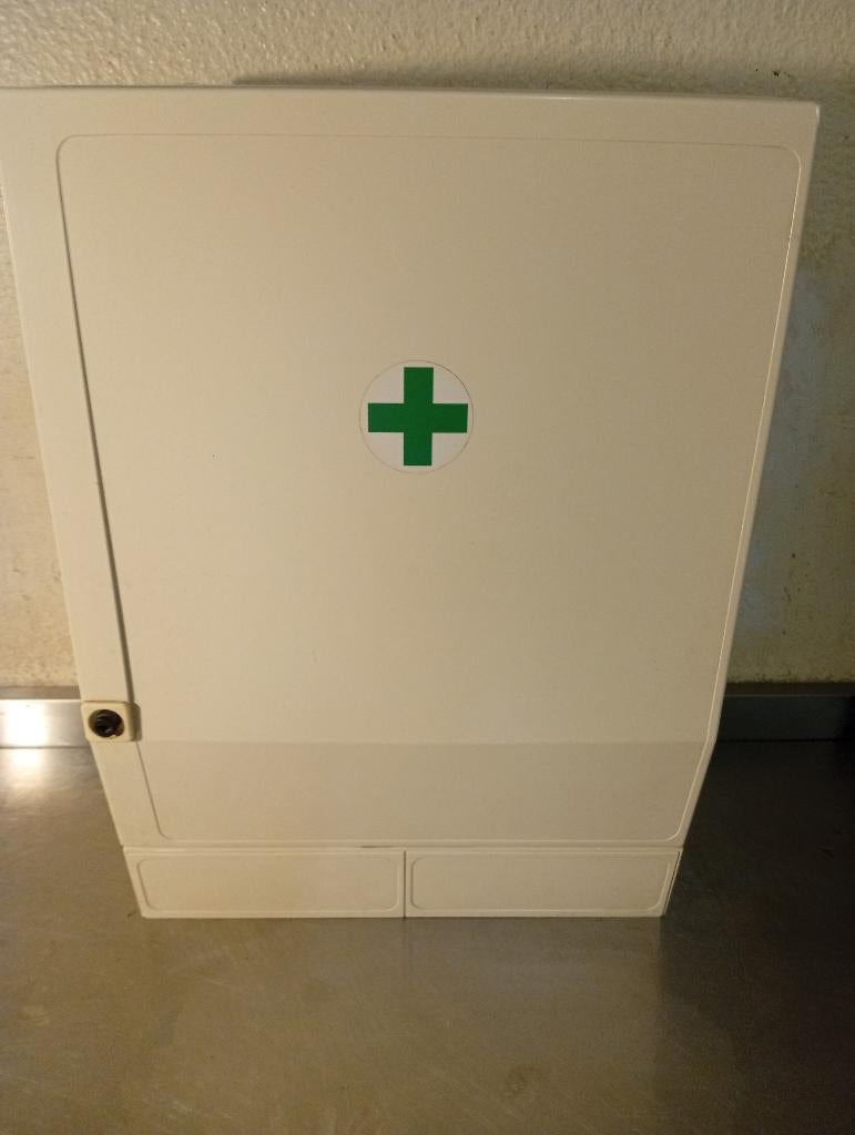Vintage medicijnkastje uit de jaren 70, Ophalen