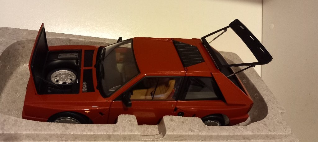 1/18 Lancia Delta S4 Gr.B Stradale 1985 Autoart, Hobby & Loisirs créatifs, Enlèvement ou Envoi, Neuf, Voiture, Autoart