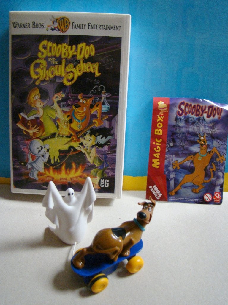 Quick Scooby & spook + video Scooby-Doo and the Ghoul School, Verzamelen, Film en Tv, Zo goed als nieuw, Tv, Beeldje, Replica of Model