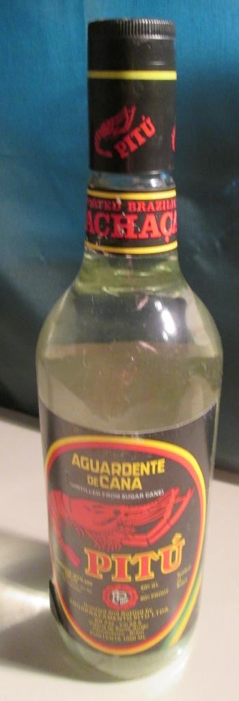 Bouteille Pitu Aguardiente de Cana - 100cl - 40% d'alcool, Collections, Vins, Neuf, Enlèvement ou Envoi, Pleine, Autres types